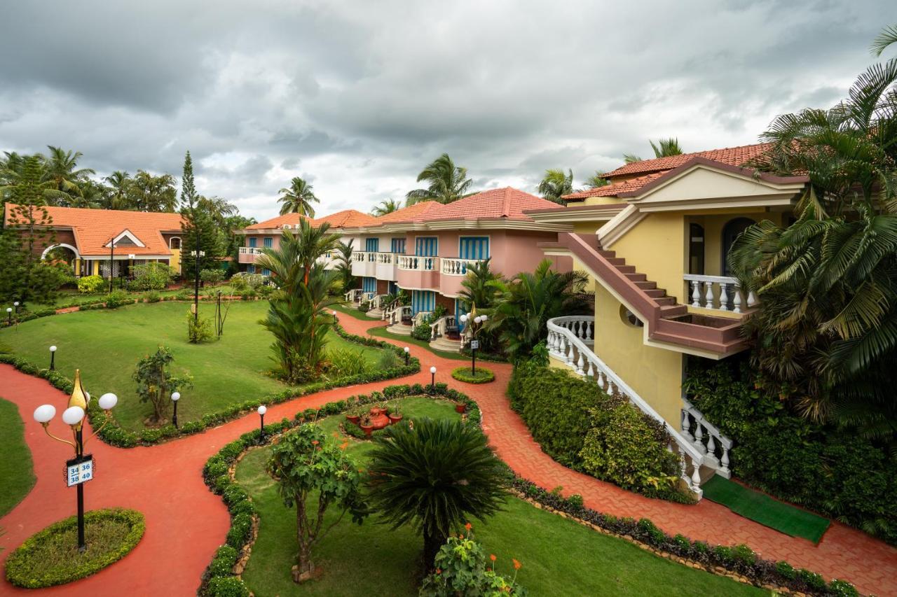 Coconut Grove Beach Resort Colva Eksteriør billede
